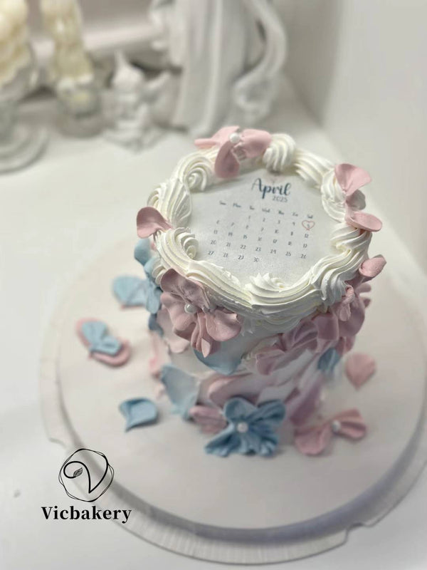 Burn away blue round shape cake