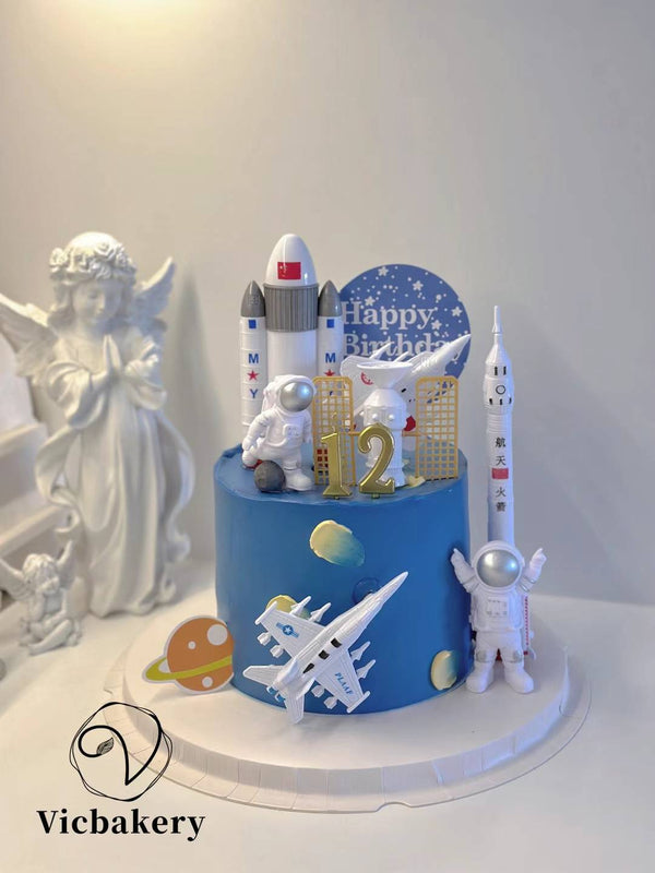 Boy - Spaceman cake