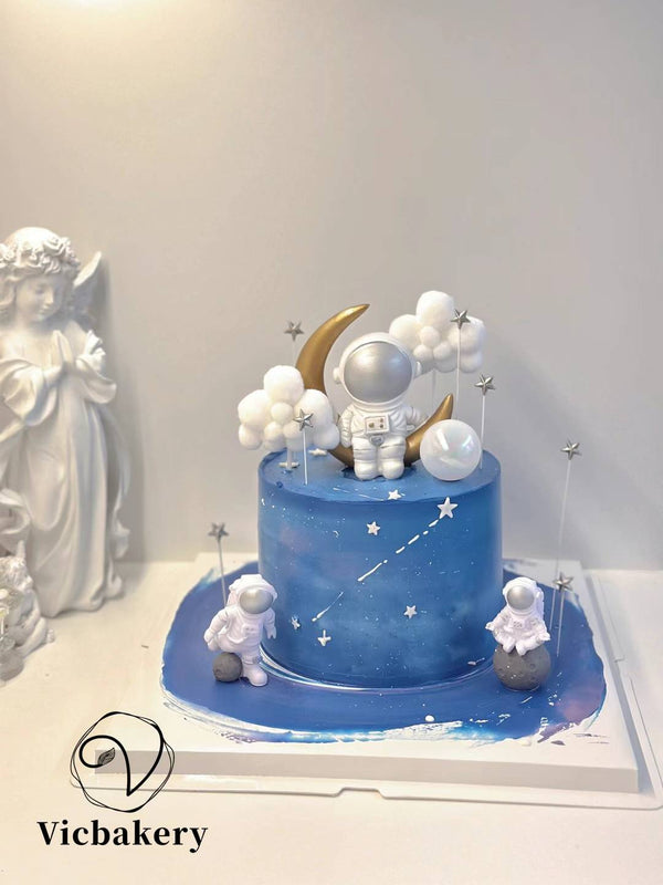 Boy - Astronaut cake
