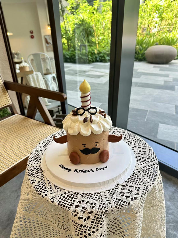 Men's Cake-in Cupcake and Candle Shape