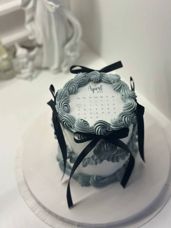 Burn away grey round shape cake